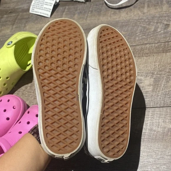 Vans - Picture 3 of 6